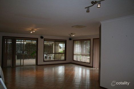 2 Dianne St, Happy Valley, SA 5159