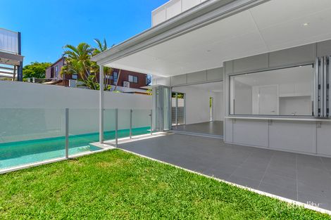 Property photo of 27 Small Street Teneriffe QLD 4005