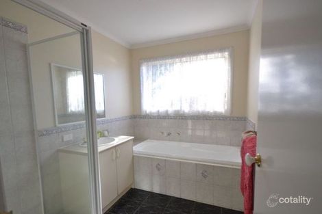 Property photo of 72 Oberon Drive Carrum Downs VIC 3201