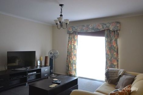 Property photo of 72 Oberon Drive Carrum Downs VIC 3201