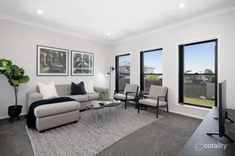 Property photo of 12 Eren Court Bridgeman Downs QLD 4035