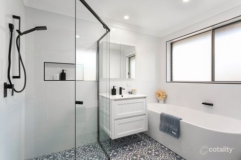 Property photo of 25 Wakool Crescent Woongarrah NSW 2259