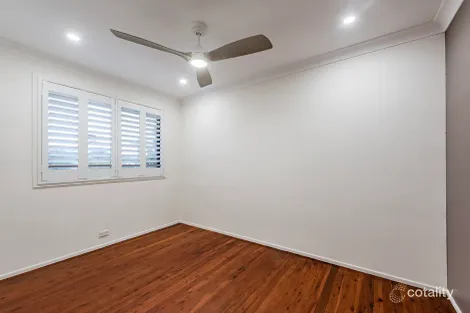 Property photo of 2 Hawkins Avenue Luddenham NSW 2745