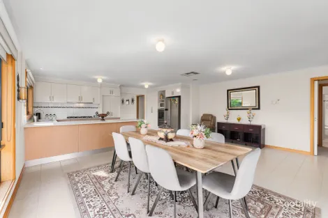 Property photo of 10 Nighthawk Boulevard South Morang VIC 3752