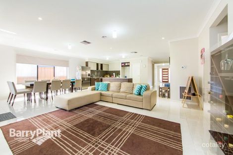 Property photo of 16 Burnham Crescent Keysborough VIC 3173
