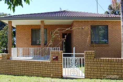 16 Sixth Ave, Port Kembla, NSW 2505