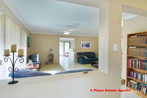 Property photo of 18 Araluen Place Carindale QLD 4152