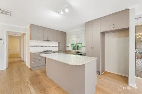 11 GLOAMING CL, HILLBANK, SA 5112