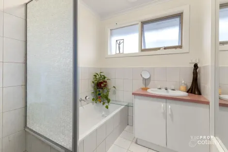 Property photo of 75 Bryden Drive Ferntree Gully VIC 3156