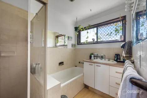 Property photo of 3 Warrawee Avenue Ashmore QLD 4214