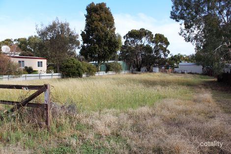 11 Ore St, Muluckine, WA 6401