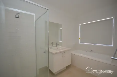 Property photo of 10 Davis Way Walloon QLD 4306