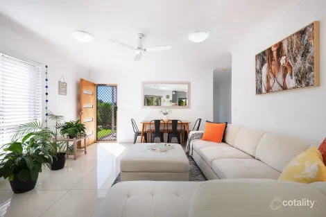 Property photo of 2/12 Pilar Court Molendinar QLD 4214