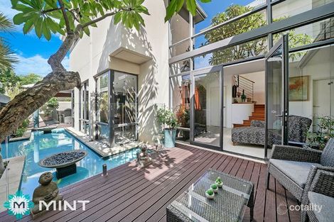 Property photo of 17 Barrow Crescent North Coogee WA 6163