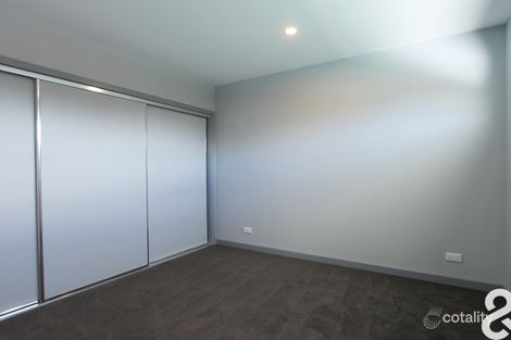 Property photo of 17 Coventry Crescent Mill Park VIC 3082