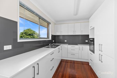 25 Cresthaven Dr, Mansfield, QLD 4122