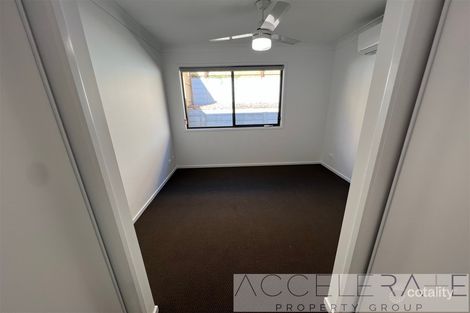 2/22 Waterway Cres, Hillcrest, QLD 4118