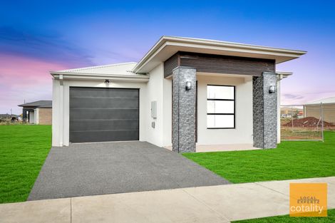 Property photo of 18 Everlasting Boulevard Strathtulloh VIC 3338