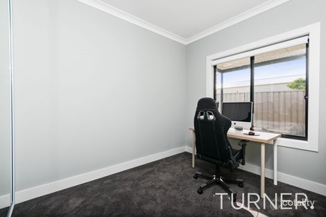 Property photo of 42 Lucerne Grove Findon SA 5023