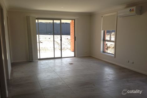 Property photo of 2/13 Reginald Drive Kootingal NSW 2352