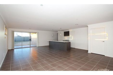 Property photo of 10 Biltmore Crescent Roxburgh Park VIC 3064