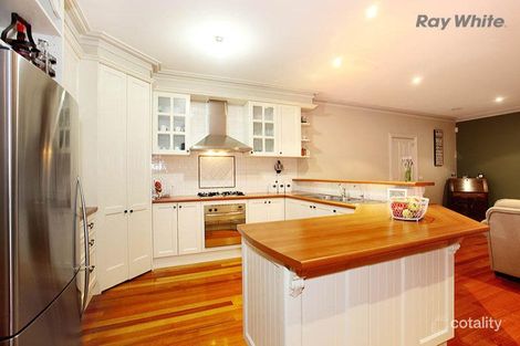 Property photo of 27 Illawong Terrace Burnside VIC 3023