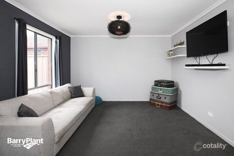 Property photo of 20 Bowral Loop Craigieburn VIC 3064