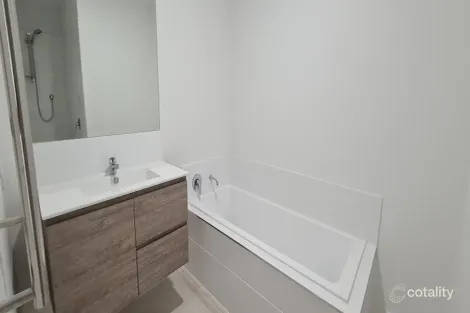 Property photo of 71B Hayward Street Mooroobool QLD 4870