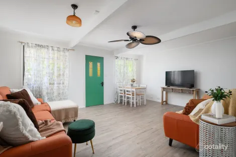 Property photo of 2/11 Double Island Drive Rainbow Beach QLD 4581