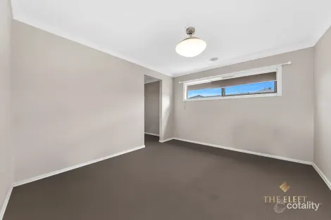 Property photo of 6 Waterway Boulevard Weir Views VIC 3338