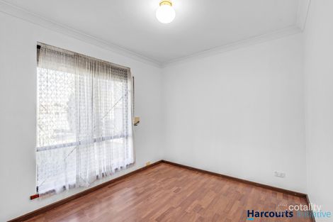 Property photo of 18 Woolerong Walk Marangaroo WA 6064