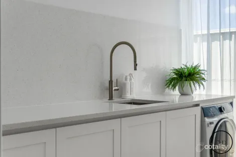 Property photo of 23 Donnybrook Turn Dawesville WA 6211