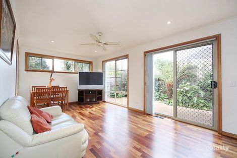 Property photo of 8A Cairnes Grove Bentleigh VIC 3204