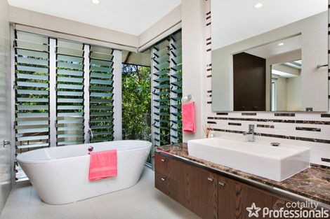 Property photo of 13-15 Waterview Close Kewarra Beach QLD 4879