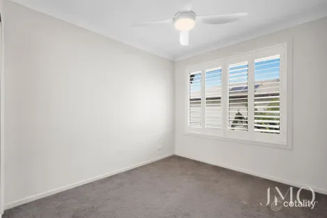 Property photo of 2/5 Park Esplanade Coomera QLD 4209