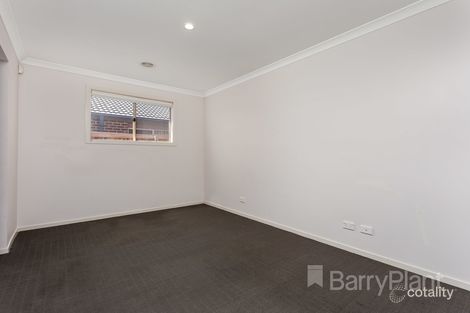 Property photo of 22 Andie Way Tarneit VIC 3029