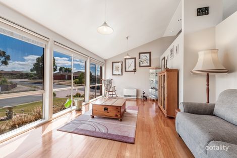 Property photo of 22 Backhaus Avenue Sunbury VIC 3429