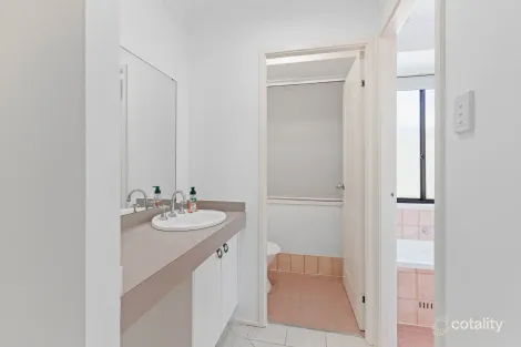 Property photo of 38 Amazon Place St Clair NSW 2759