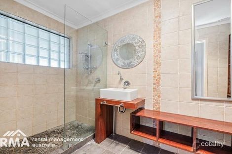 Property photo of 31 Kingsbridge Road Warnbro WA 6169
