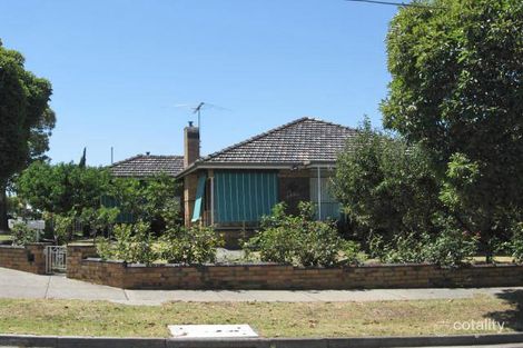 Property photo of 10 Alpine Grove Pascoe Vale VIC 3044