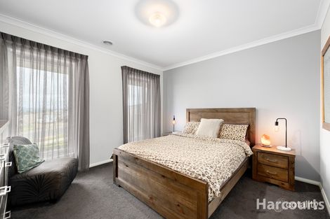 Property photo of 24 Silvertown Road Drouin VIC 3818