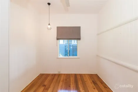 Property photo of 36 Thomas Street Greenslopes QLD 4120