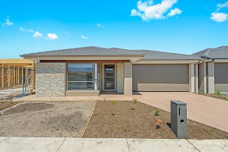 13 Golden Gate Dr, Clyde North, VIC 3978