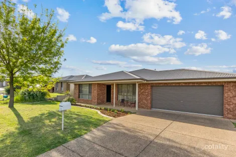 18 Pinnacle Pl, Estella, NSW 2650