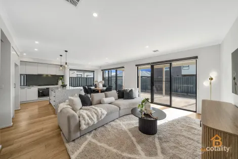 Property photo of 32 Amukta Road Truganina VIC 3029