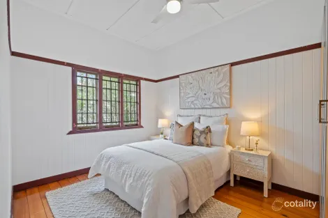 Property photo of 154 Ekibin Road East Tarragindi QLD 4121