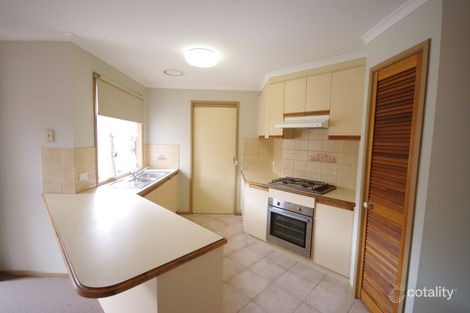 Property photo of 1/8 Southwell Close Endeavour Hills VIC 3802