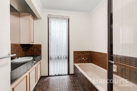 Property photo of 13 Ellerton Square Wantirna VIC 3152