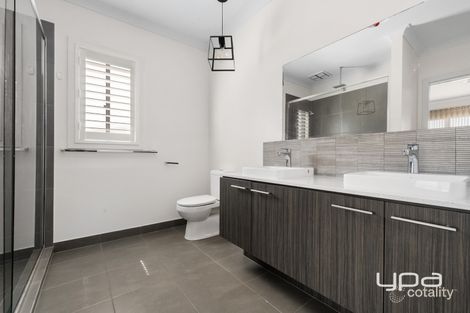 Property photo of 24 Durward Avenue Maddingley VIC 3340