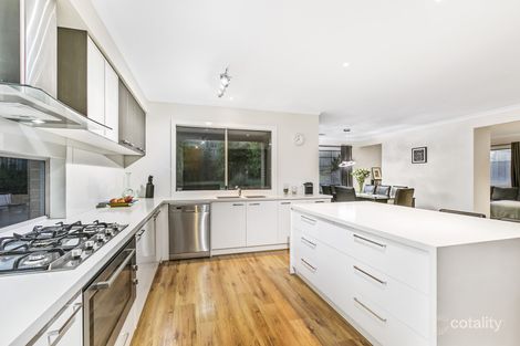 Property photo of 8 Willard Court Berwick VIC 3806